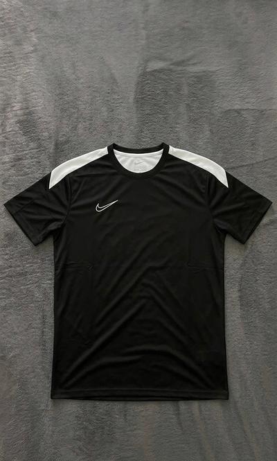 Dry fit Nike Preta